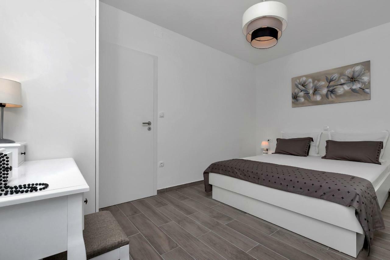 Apartment Kate พอดโกรา ภายนอก รูปภาพ