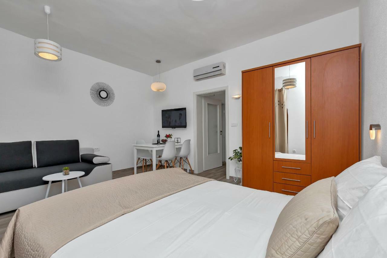 Apartment Kate พอดโกรา ภายนอก รูปภาพ
